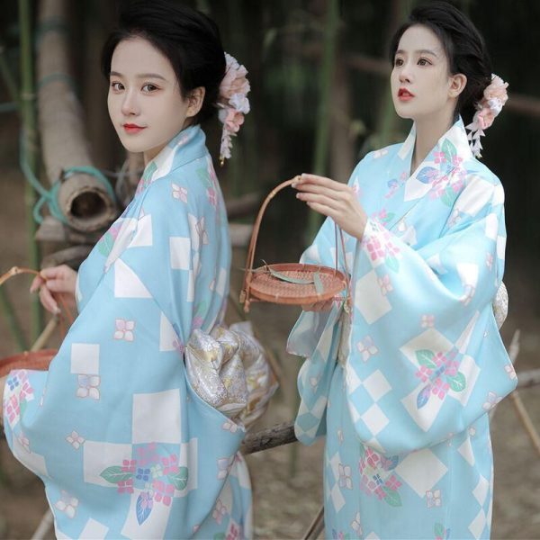 kimono japonais bleu ciel